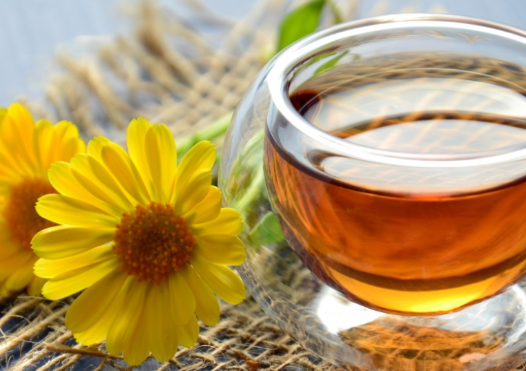 Врач Безнебеева рассказала, какие напитки лучше всего спасают в жару