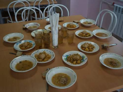 В летнем лагере в Туве отравились 34 ребенка