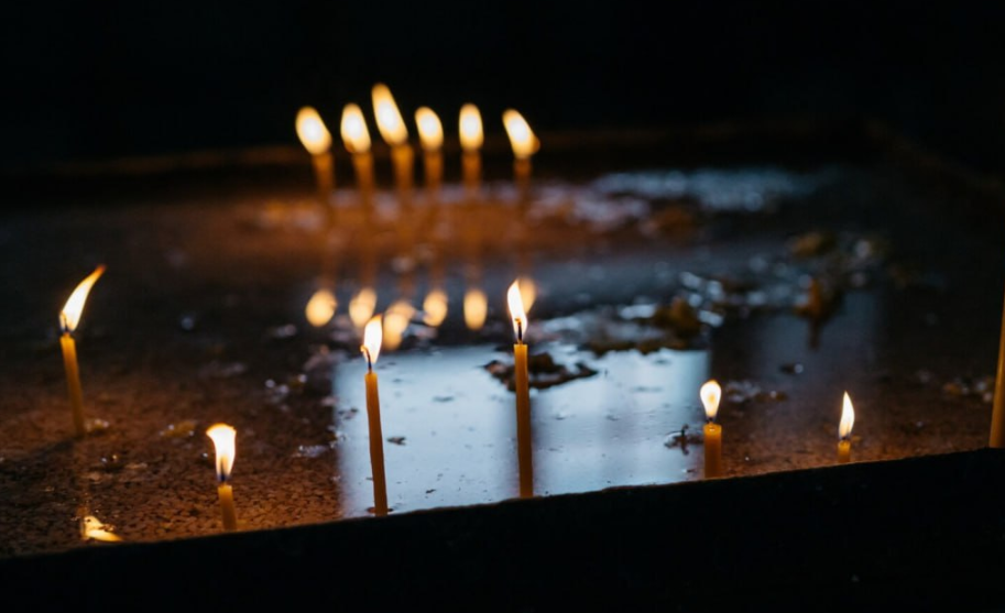 Денис Клявер почтил память отца Ильи Олейникова Денис Клявер почтил память отца Ильи Олейникова