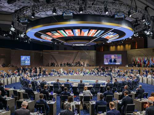 В МИД отреагировали на планы Украины позвать Россию на второй саммит мира