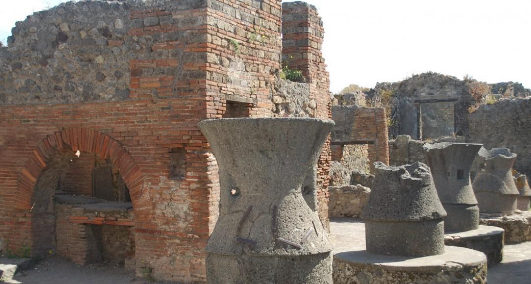 Вокруг света: что стало с жителями Помпеев, которые не погибли от извержения Везувия