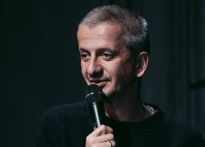 В Сети собирают подписи за увольнение режиссёра Богомолова из двух театров