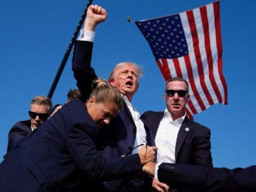 На Дональда Трампа совершено покушение: экс-президент ранен, двое убиты (ВИДЕО)