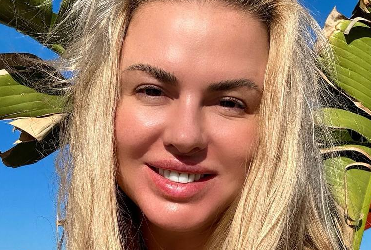 Анна Семенович нарушила диету и выпила алкоголь Анна Семенович нарушила диету и выпила алкоголь