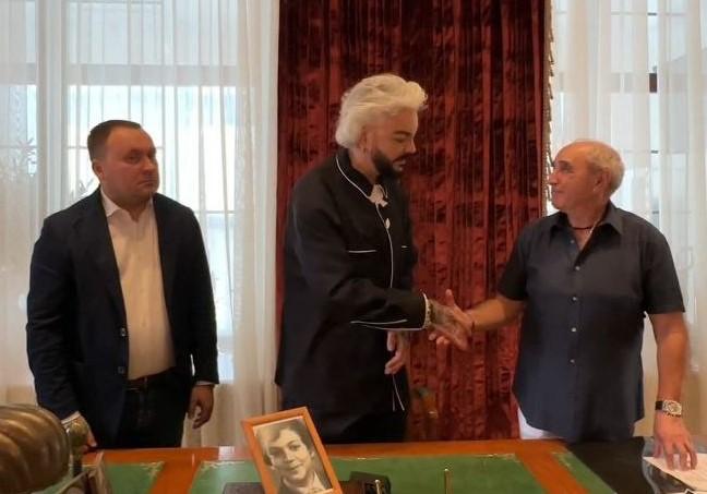 Киркоров отозвал иск после извинений Жигаловой Киркоров отозвал иск после извинений Жигаловой