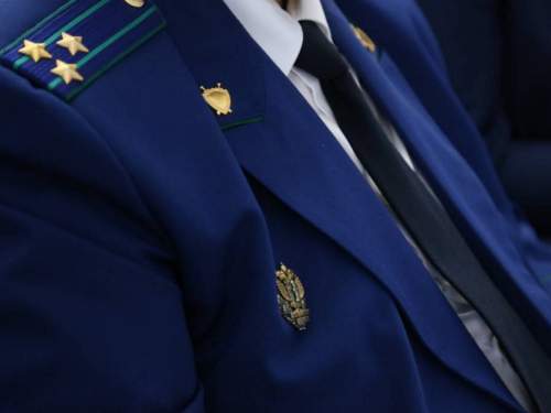 Прокурор изнасиловал подчиненную, обездвижив ее сильнодействующим веществом