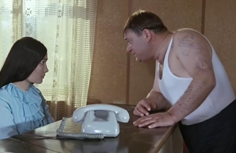 В «Джентльменах удачи» нашли киноляп с татуировками Доцента