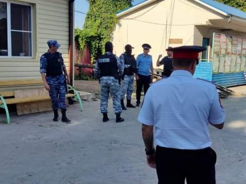 В Анапе почти 200 нелегалов жили в лагере, в котором насиловали детей В Анапе почти 200 нелегалов жили в лагере, в котором насиловали детей