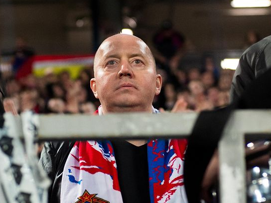 Сергей Бурунов пытается решить проблемы с облысением Сергей Бурунов пытается решить проблемы с облысением