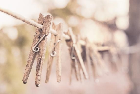 Санврач Кривошонок назвал лучшее время для сушки белья на балконе или улице