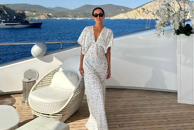 Алсу на фоне развода начала продавать билеты на сольный концерт