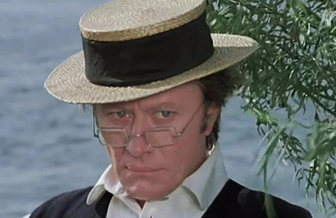 Алла Сурикова вспомнила о последних днях жизни Андрея Миронова Алла Сурикова вспомнила о последних днях жизни Андрея Миронова