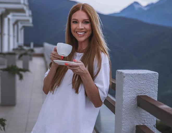 Наталья Подольская показала, как выглядит с утра в одной футболке