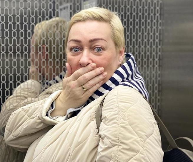 Звезда мелодрамы «Лёд» Аронова опровергла информацию о госпитализации Звезда мелодрамы «Лёд» Аронова опровергла информацию о госпитализации