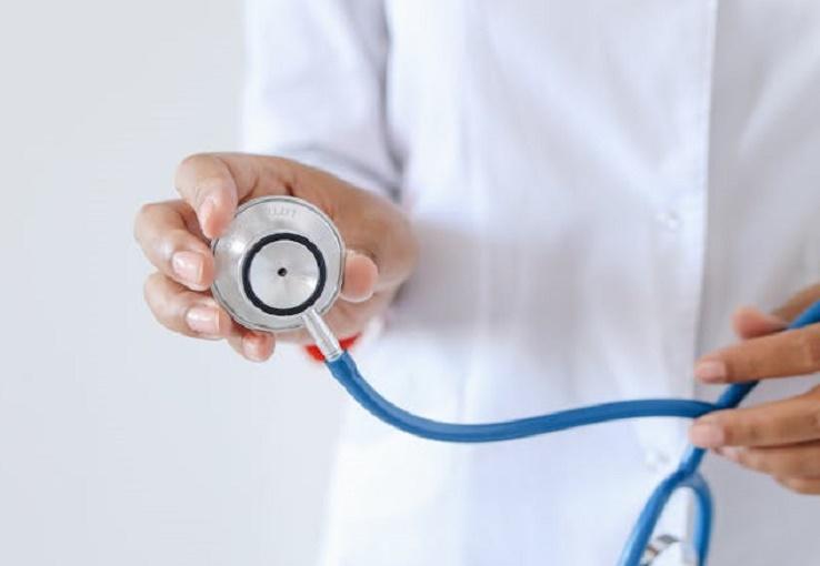 Врач Тарадеева развеяла миф о лечебном эффекте листа подорожника