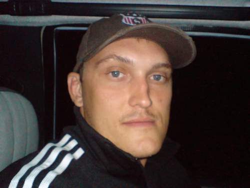 SHOT: член банды Цапков Вова Беспредел в тюрьме вставил виниры за 800 тысяч (ФОТО) SHOT: член банды Цапков Вова Беспредел в тюрьме вставил виниры за 800 тысяч (ФОТО)