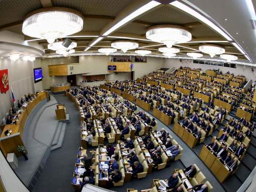 Госдума может повысить срок службы в армии для новых граждан России