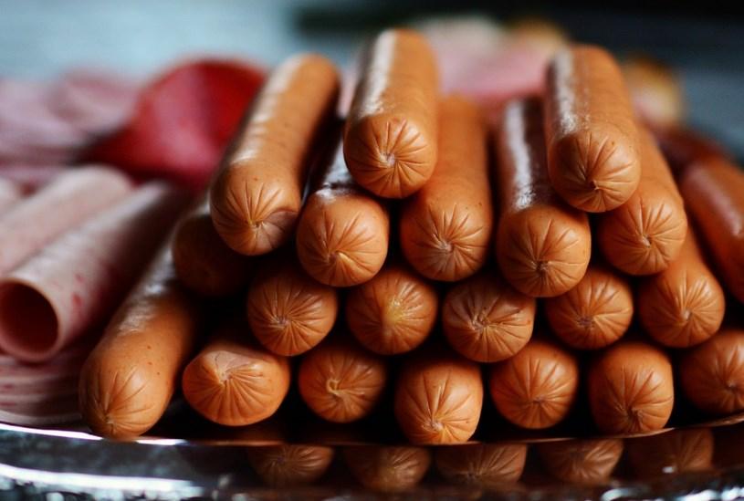 Ученые из Гарварда связали употребление сосисок с риском развития деменции