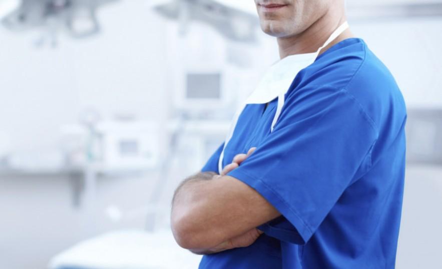 Нарколог Масякин рассказал, сколько лет жизни человек теряет из-за алкоголизма