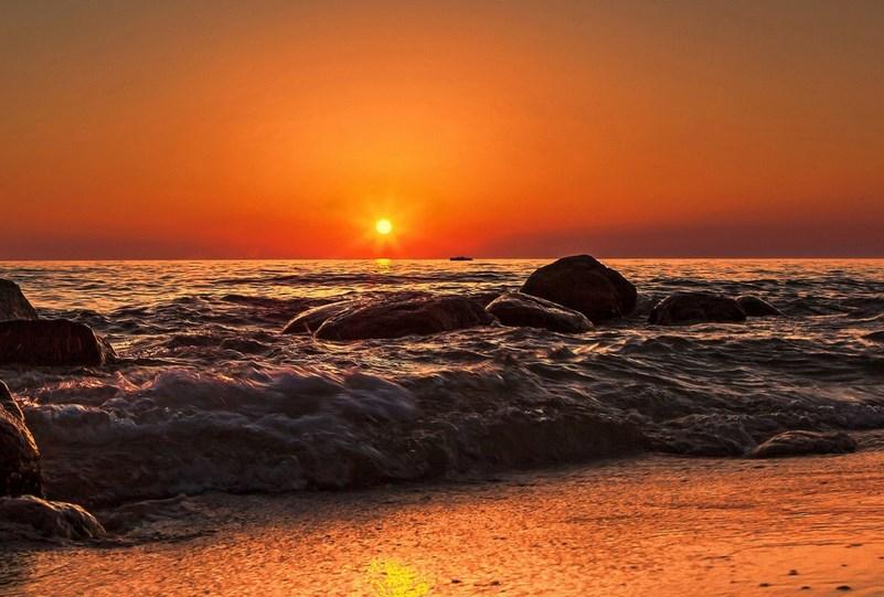 «Пруфы.рф»: Россиянка назвала «свиньями» оставляющих мусор на пляжах Анапы туристов