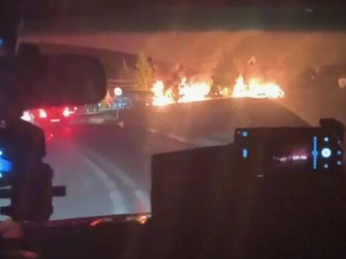 «Это просто треш»: ВСУ ударили HIMARS по колонне в Курской области — военкоры