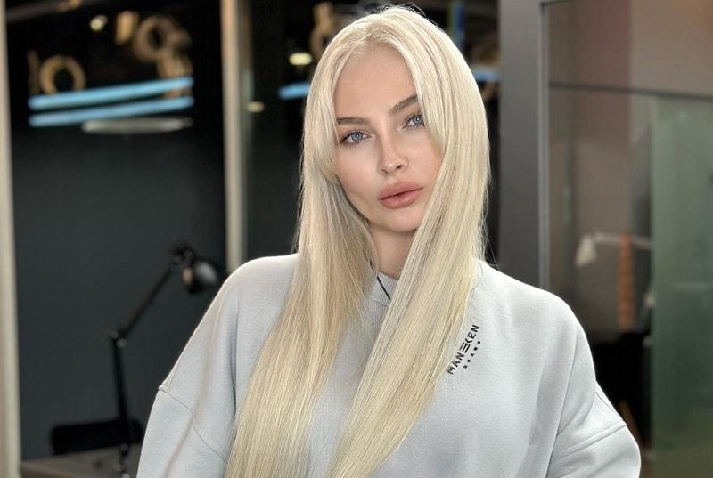 Модель Алена Шишкова показала редкие школьные фотографии