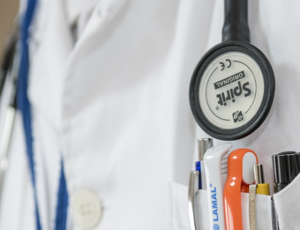 Врач Мазер: Лосось и миндаль уменьшают тревогу и улучшают сон