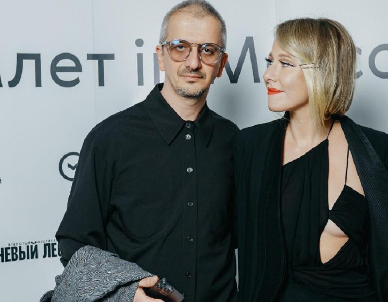 Собчак снялась без бюстгальтера в любимом платье