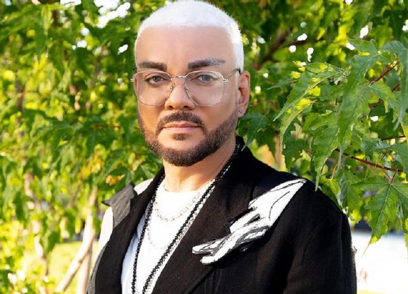 Дети Филиппа Киркорова после учебы в Дубае отдыхают на вилле в Греции