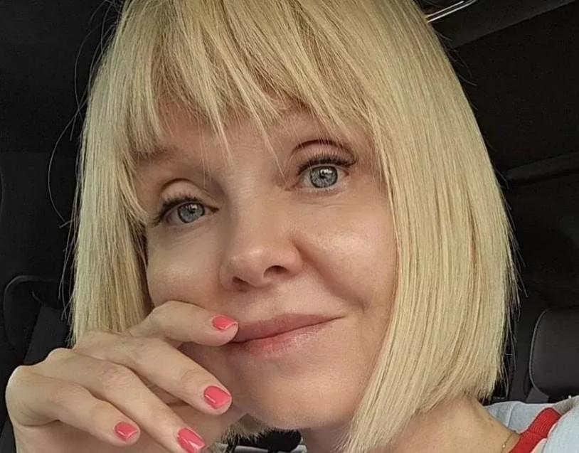 Певица Валерия показала фото без макияжа в 56 лет