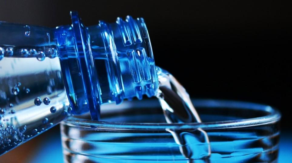 ЗОЖ.news: ледяная вода в жару грозит раздражением слизистой желудка ЗОЖ.news: ледяная вода в жару грозит раздражением слизистой желудка