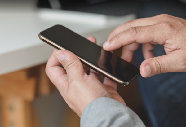 Юрист Палюлин объяснил опасность слов «да» и «нет» в разговоре с мошенниками