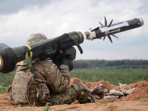 США направят Украине новую военную помощь на $125 млн комплексы Javelins и боеприпасы для HIMARS США направят Украине новую военную помощь на $125 млн комплексы Javelins и боеприпасы для HIMARS