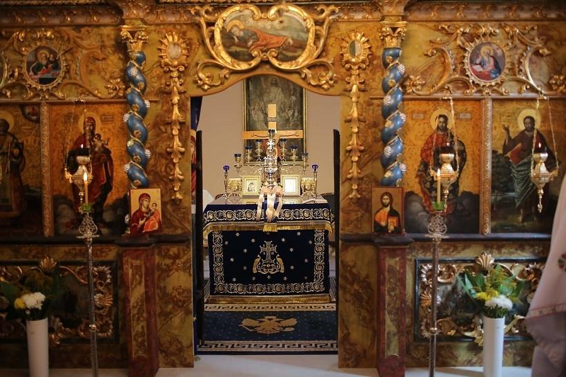 Священник Зорин объяснил, почему женщинам нельзя заходить в алтарь Священник Зорин объяснил, почему женщинам нельзя заходить в алтарь