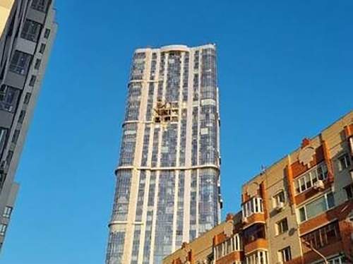 В Саратове БПЛА ВСУ протаранил 38-этажный дом: момент удара попал на видео (ВИДЕО) В Саратове БПЛА ВСУ протаранил 38-этажный дом: момент удара попал на видео (ВИДЕО)