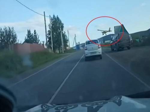 Момент жесткой посадки частного самолета под Красноярском попал на видео (ВИДЕО) Момент жесткой посадки частного самолета под Красноярском попал на видео (ВИДЕО)