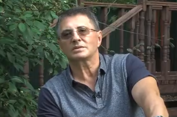 Врач Мясников опроверг миф о появлении болезней печени после приема статинов Врач Мясников опроверг миф о появлении болезней печени после приема статинов