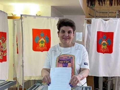 СМИ: сестру теневого короля Сочи Туталяна могут лишить водительских прав после застолья в ресторане (ВИДЕО)