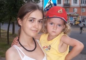 Антонину Мартынову, осужденную за попытку убийства дочери 16 лет назад, освободили в зале суда (ФОТО) Антонину Мартынову, осужденную за попытку убийства дочери 16 лет назад, освободили в зале суда (ФОТО)