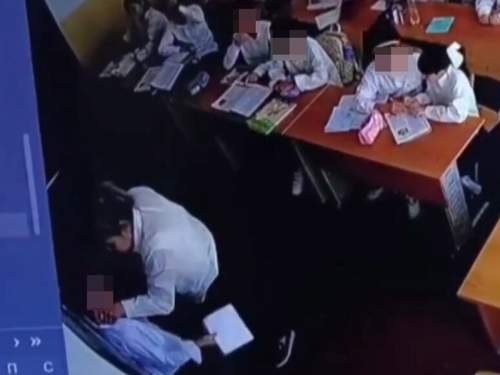 В Узбекистане арестовали учительницу, ударившую ученика за просьбу говорить по-русски (ВИДЕО)