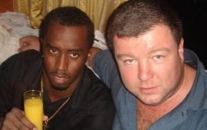Голая девушка-поднос и кровать на сцене: как проходили Diddy White Party (ФОТО)