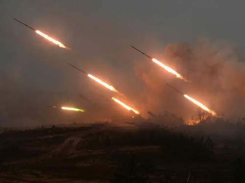 РФ вызвала ракетным ударом землетрясение на Украине, уничтожив завод ВСУ РФ вызвала ракетным ударом землетрясение на Украине, уничтожив завод ВСУ