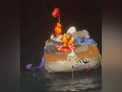 В Охотском море нашли россиянина, выжившего после двухмесячного дрейфа (ФОТО, ВИДЕО) В Охотском море нашли россиянина, выжившего после двухмесячного дрейфа (ФОТО, ВИДЕО)