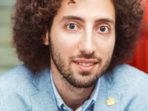 Сбежавший комик из «Вечернего Урганта» рассказал о заработках в России