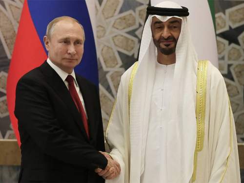 Глава ОАЭ приехал на встречу с Путиным на Aurus и в кроссовках: опубликовано видео (ВИДЕО)