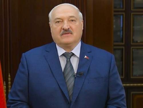 Лукашенко на полях БРИКС заявил, что снова будет баллотироваться в президенты Беларуси (ВИДЕО) Лукашенко на полях БРИКС заявил, что снова будет баллотироваться в президенты Беларуси (ВИДЕО)