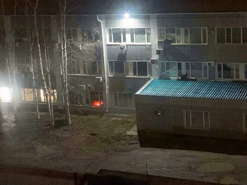Россиянка пыталась поджечь здание мэрии и три машины ДПС (ФОТО, ВИДЕО) Россиянка пыталась поджечь здание мэрии и три машины ДПС (ФОТО, ВИДЕО)