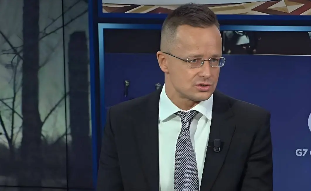 Глава МИД Венгрии: Запад за закрытыми дверями заключает сделки с Россией Глава МИД Венгрии: Запад за закрытыми дверями заключает сделки с Россией