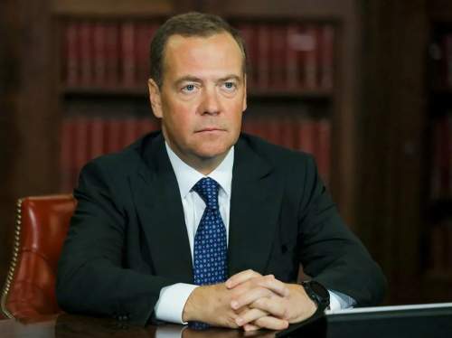Медведев оценил вероятность оказания помощи Украине после победы Трампа Медведев оценил вероятность оказания помощи Украине после победы Трампа