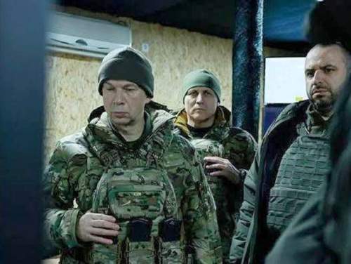 Депутат Рады: главком ВСУ Сырский готовит вывод военных из Курской области